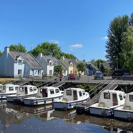 Leitrim Quay - Riverside 6 *