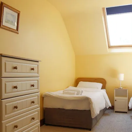 Leitrim Quay - Riverside 6 Holiday home *